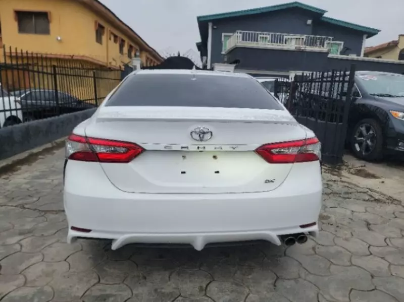 Toyota Camry   - 2018