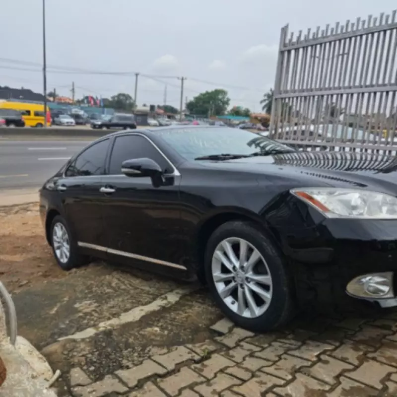 Lexus ES 350   - 2012