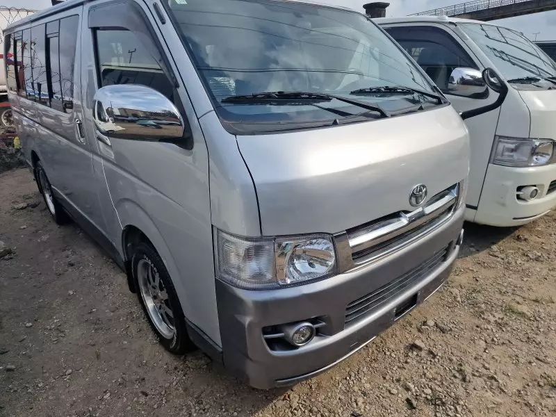 Toyota Hiace   - 2009
