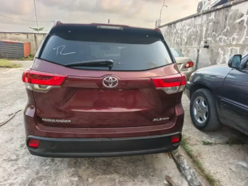 Toyota Highlander   - 2018
