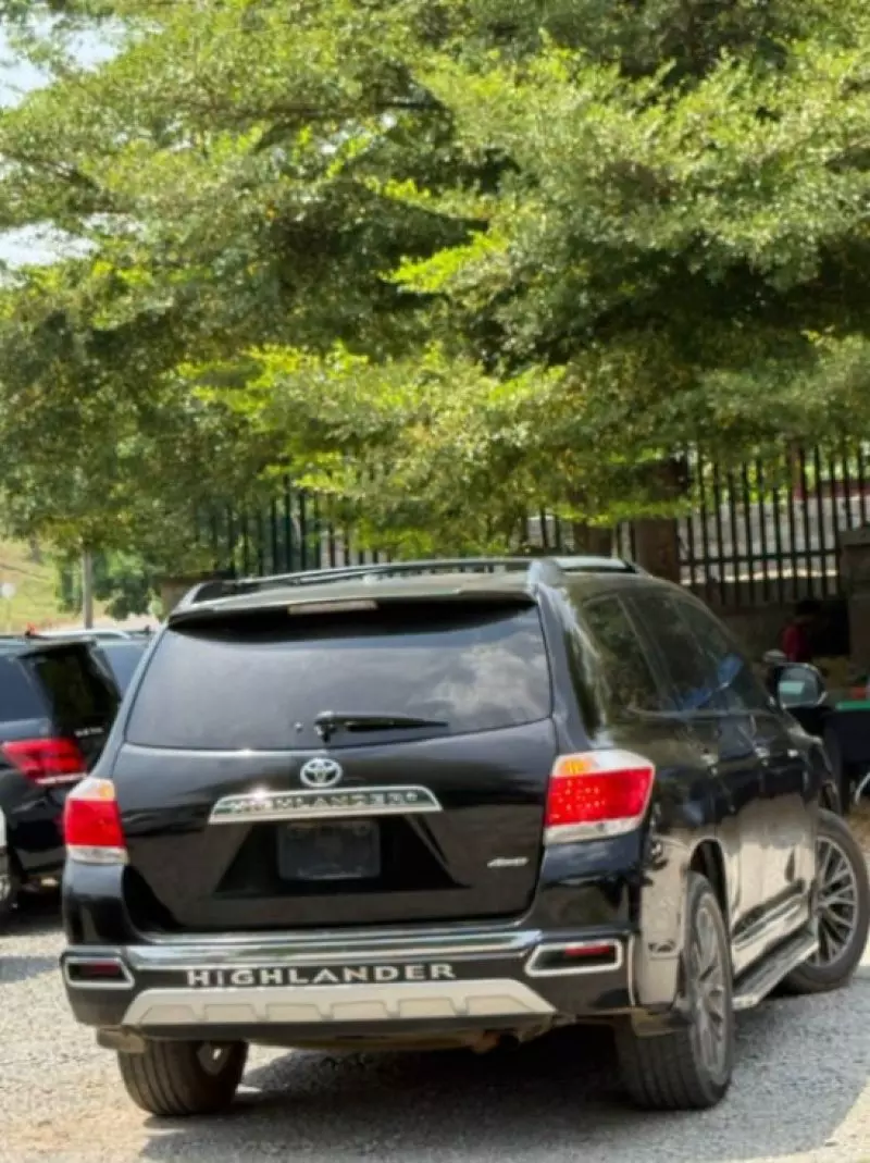 Toyota Highlander   - 2013
