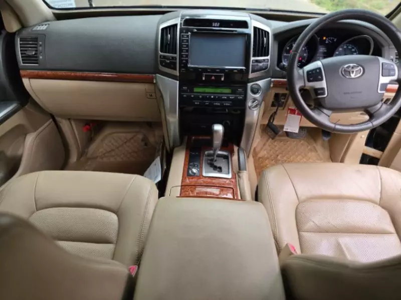 Toyota Land Cruiser   - 2015
