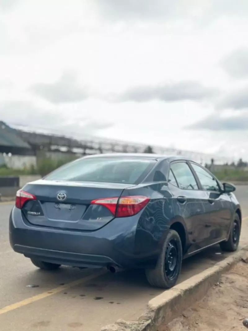 Toyota Corolla   - 2016