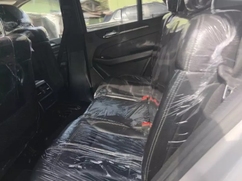 Mercedes-Benz ML-Class   - 2012