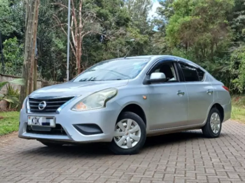 Nissan Latio   - 2015