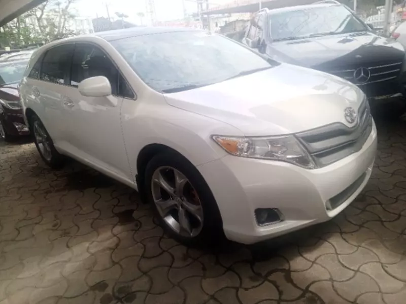 Toyota Venza   - 2012
