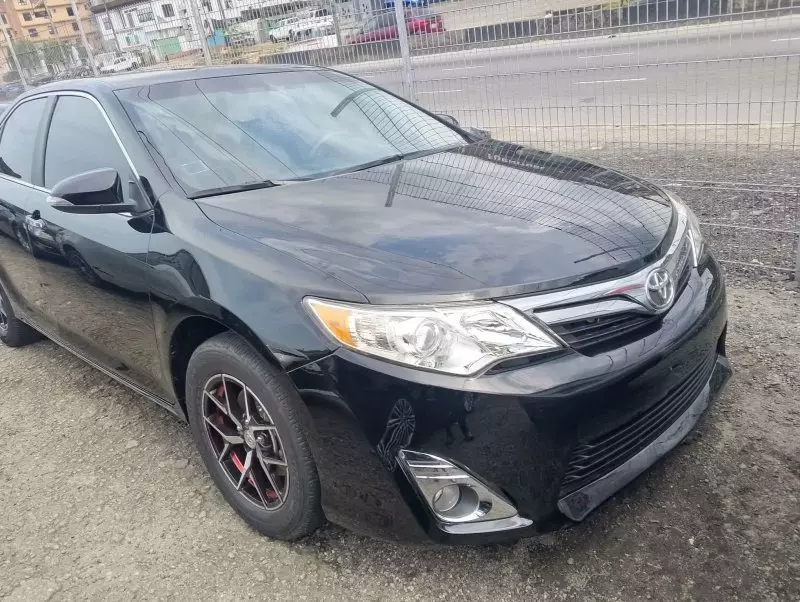 Toyota Camry   - 2014