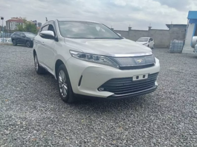 Toyota Harrier   - 2018