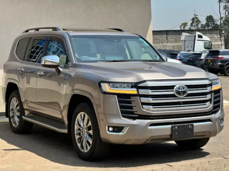 Toyota LAND CRUISER 300 LC300   - 2023