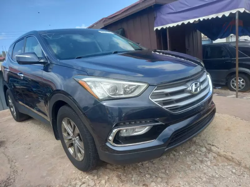 Hyundai Santa Fe   - 2013