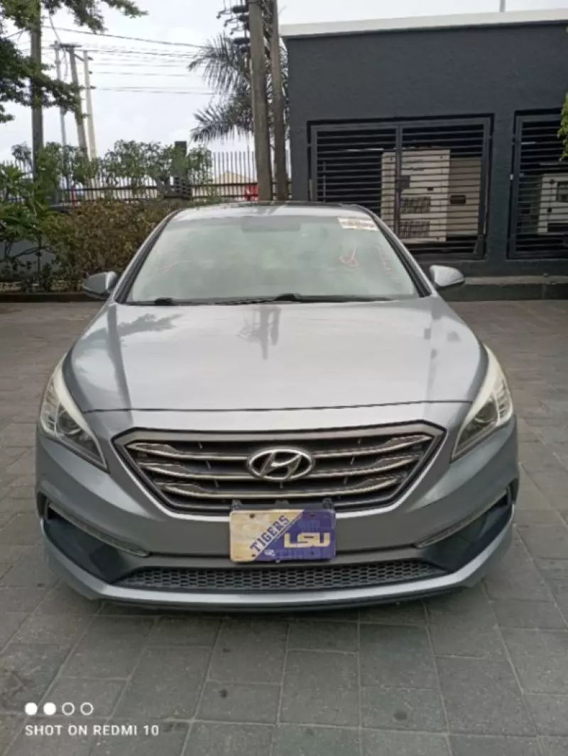 Hyundai Sonata   - 2016