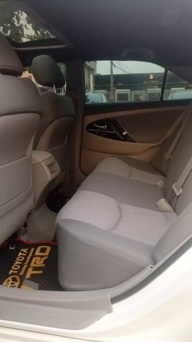 Toyota Camry   - 2009