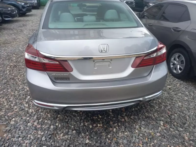 Honda Accord   - 2017