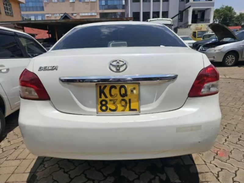 Toyota Belta   - 2010