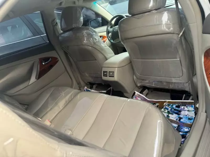Toyota Camry   - 2011