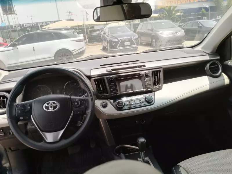 Toyota RAV 4   - 2017