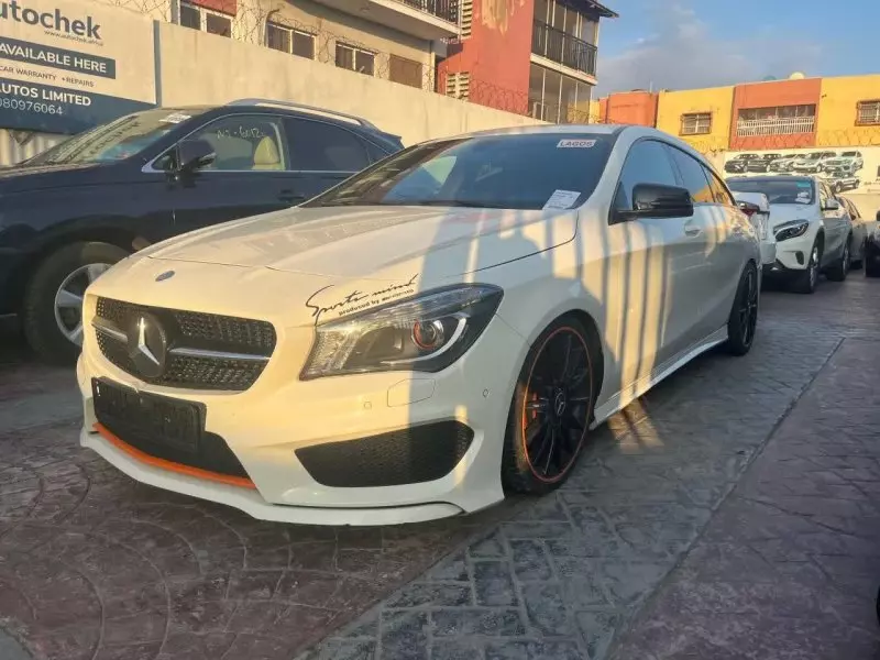 Mercedes-Benz CLA 250   - 2015
