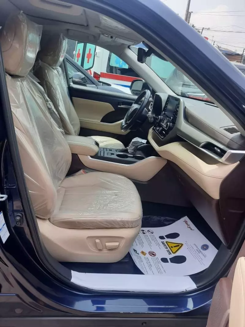 Toyota Highlander   - 2023
