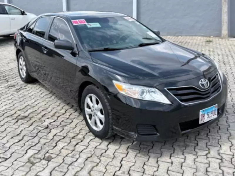 Toyota Camry   - 2010
