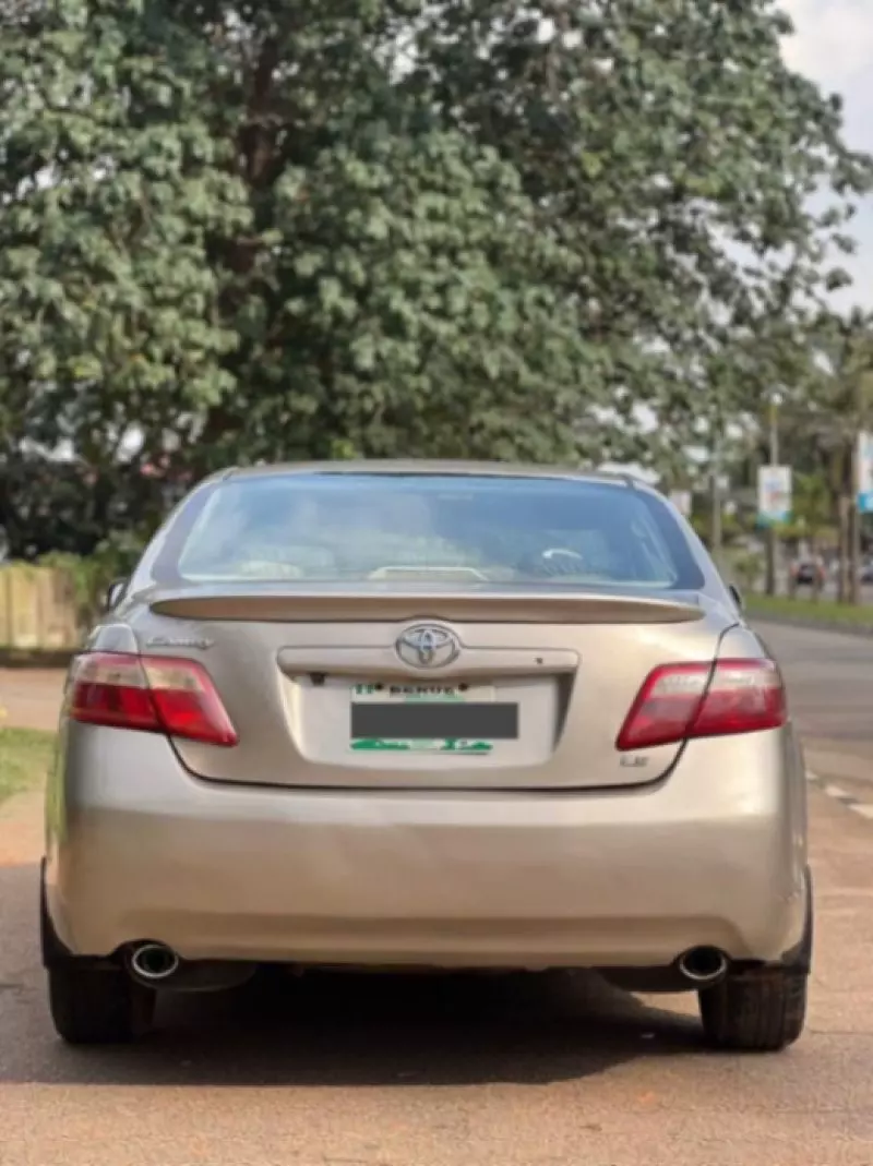 Toyota Camry   - 2007