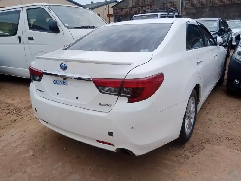 Toyota Mark X   - 2015