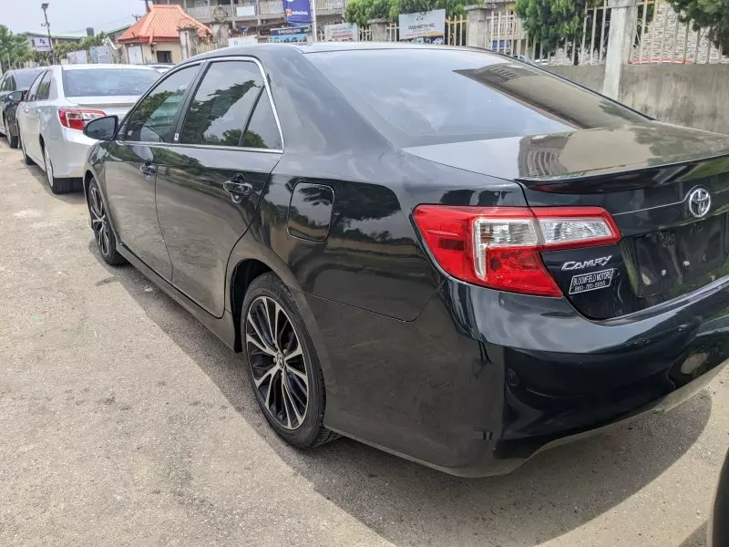 Toyota Camry   - 2014