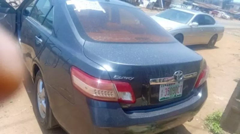 Toyota Camry   - 2010