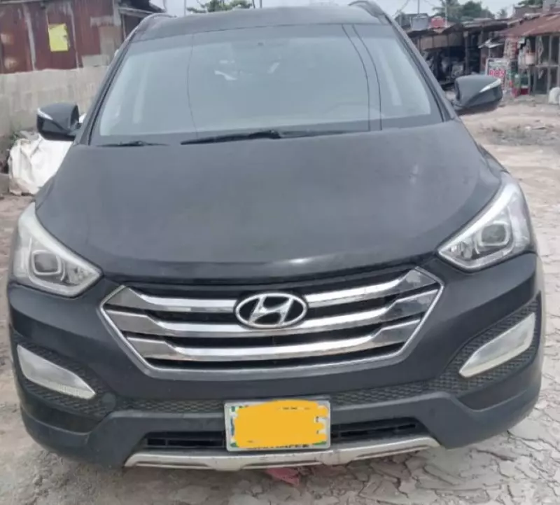 Hyundai Santa Fe   - 2016