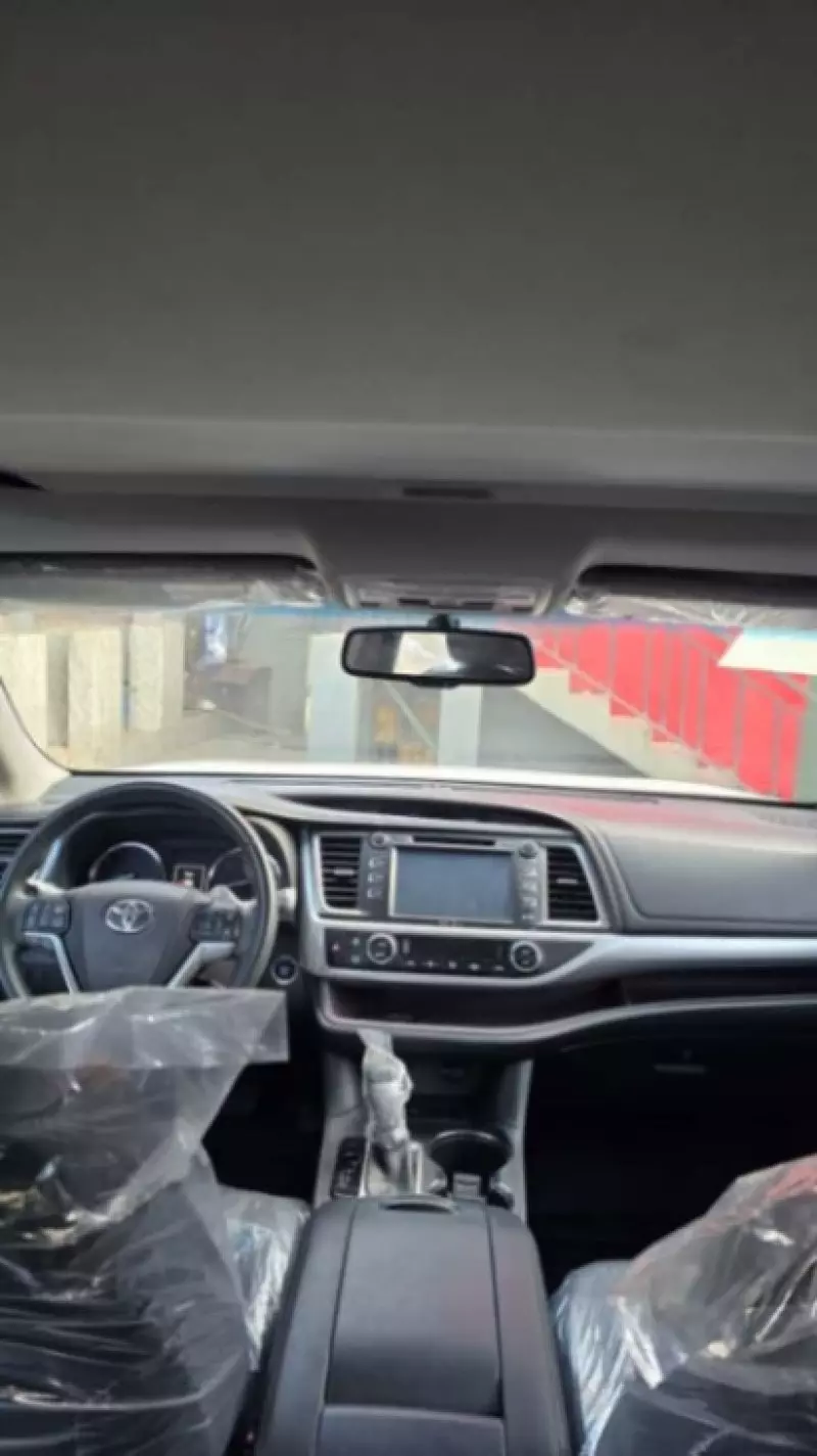 Toyota Highlander   - 2015