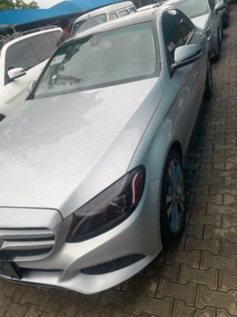 Mercedes-Benz 300   - 2015