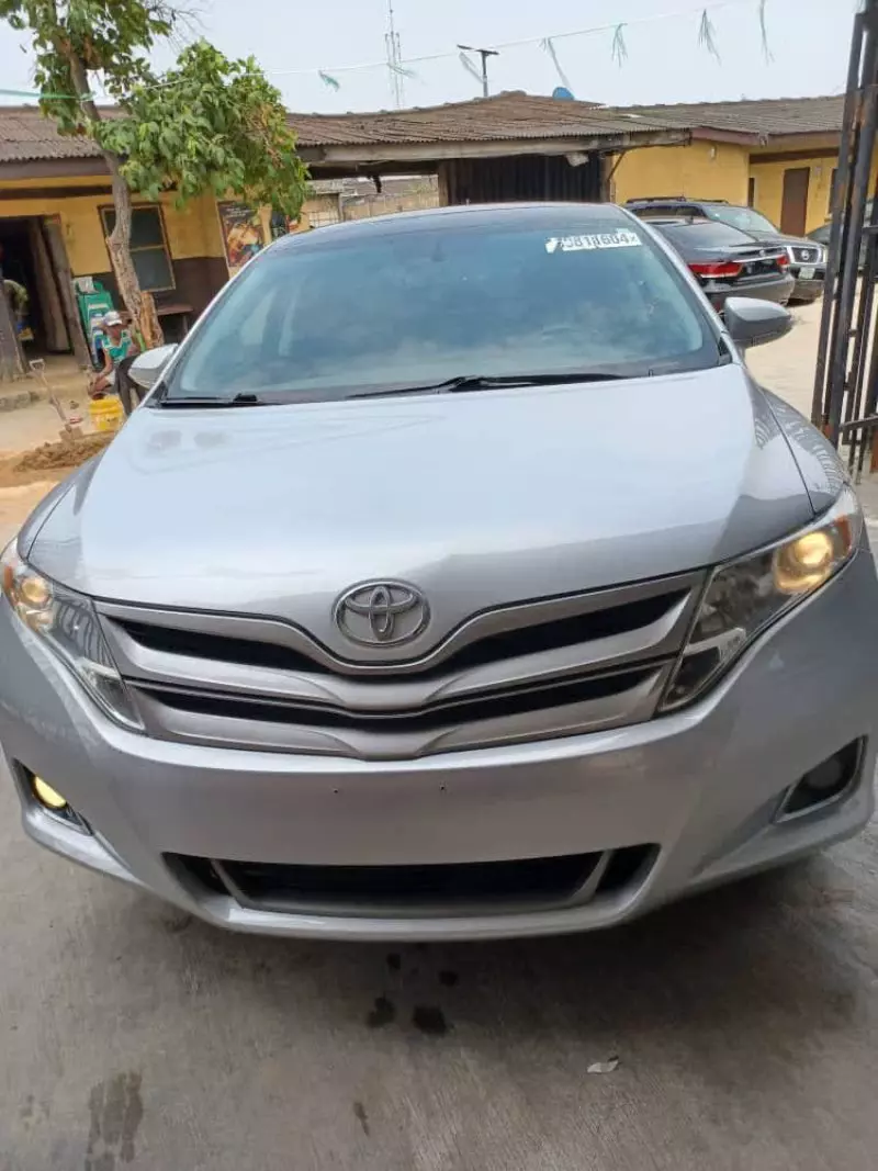 Toyota Venza   - 2014