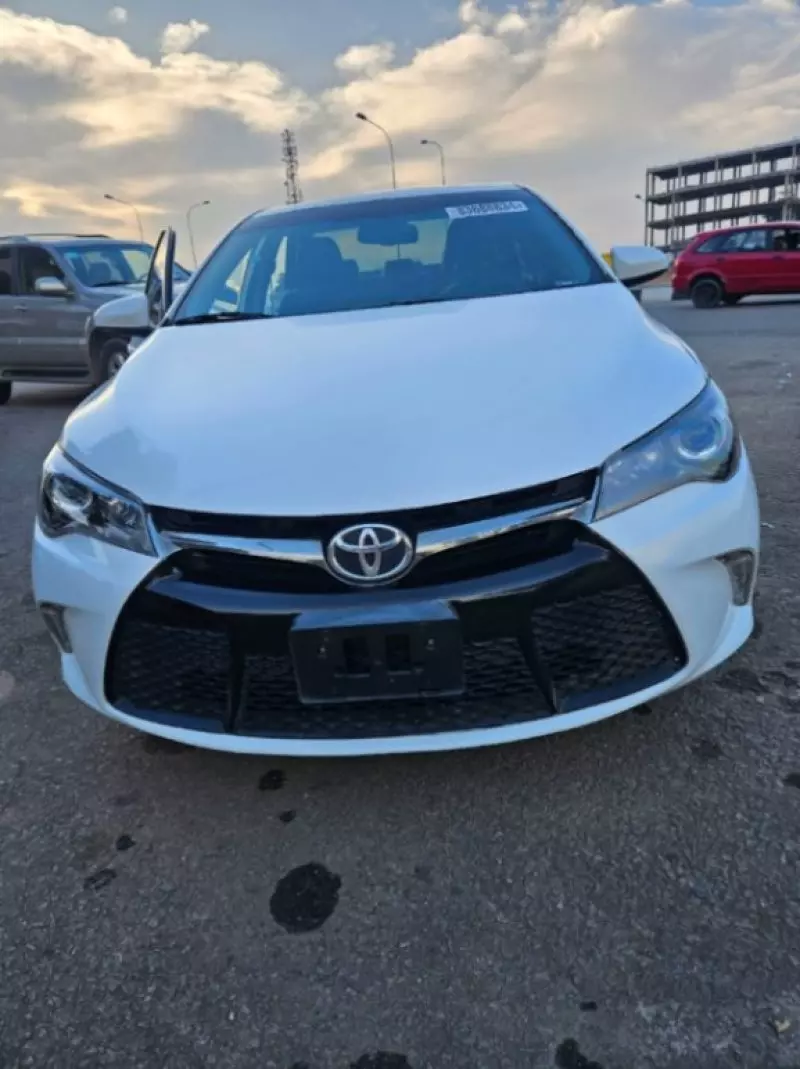 Toyota camry   - 2017