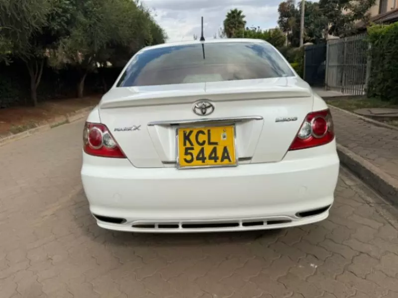 Toyota Mark X   - 2011