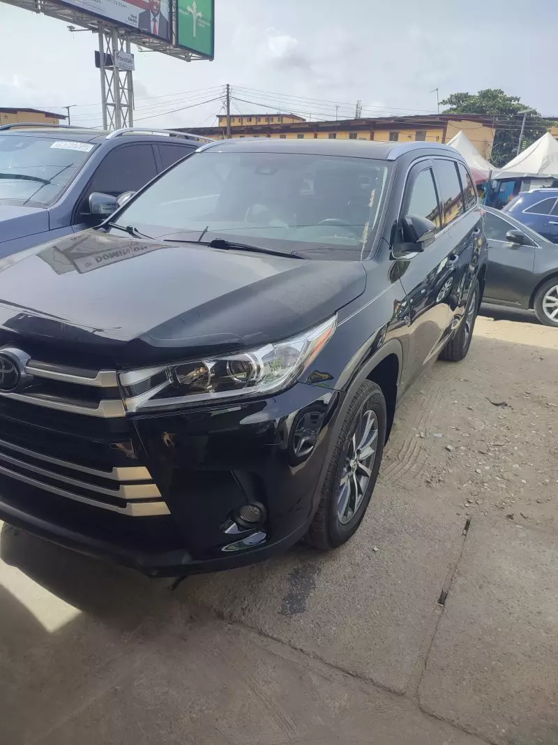 Toyota Highlander   - 2018