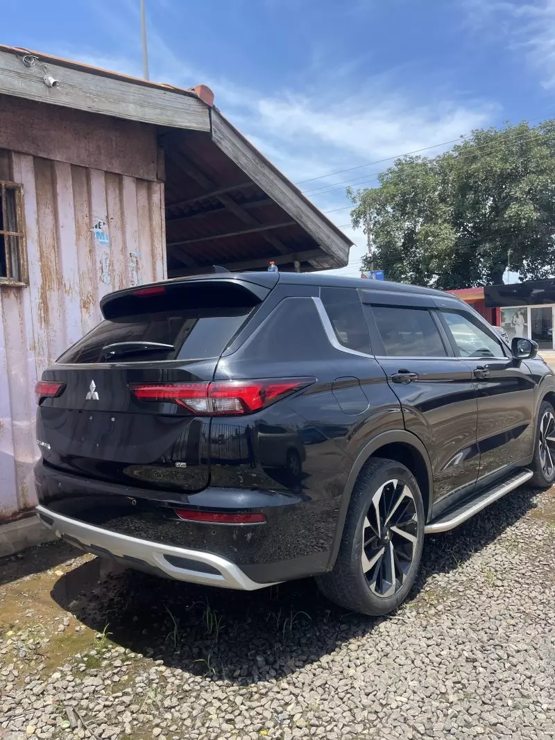 Mitsubishi OUTLANDER   - 2021