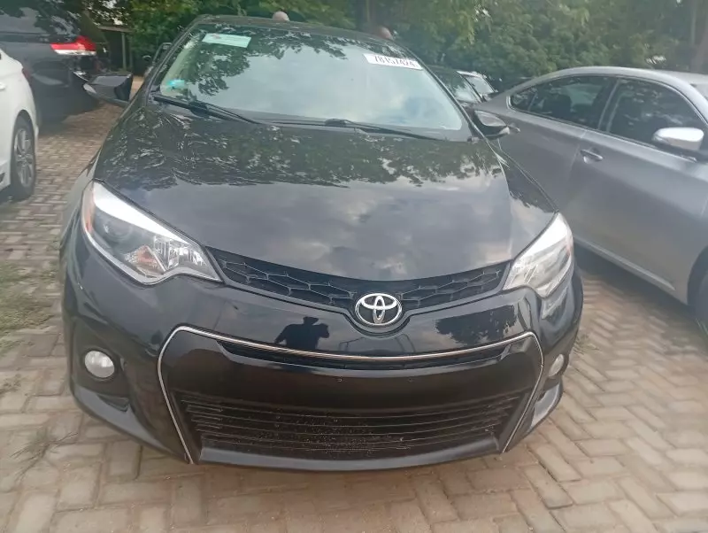 Toyota Corolla   - 2016