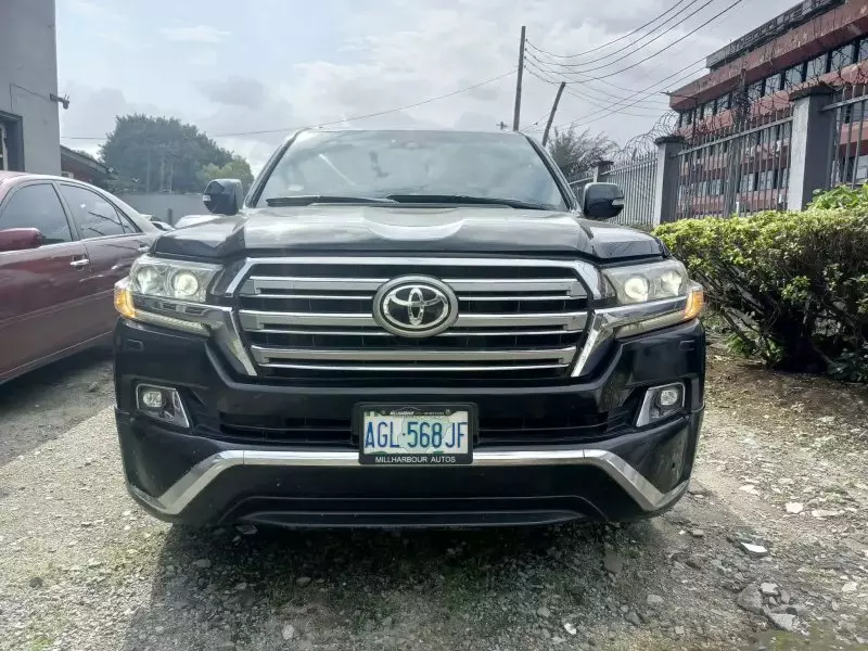 Toyota  Land Cruiser VXR V8   - 2016