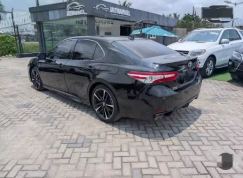 Toyota Camry   - 2019