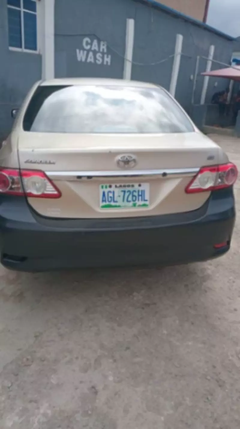 Toyota corolla   - 2013