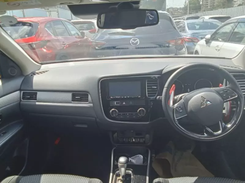 Mitsubishi OUTLANDER   - 2018