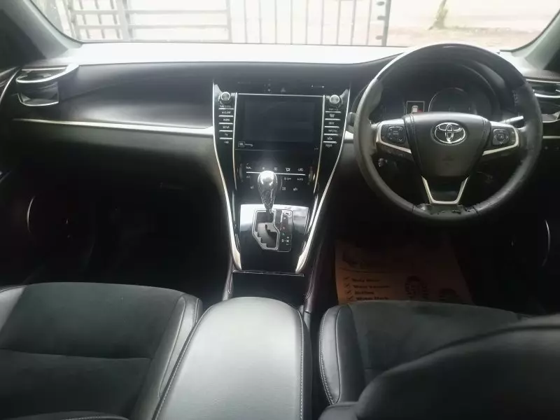 Toyota Harrier   - 2016