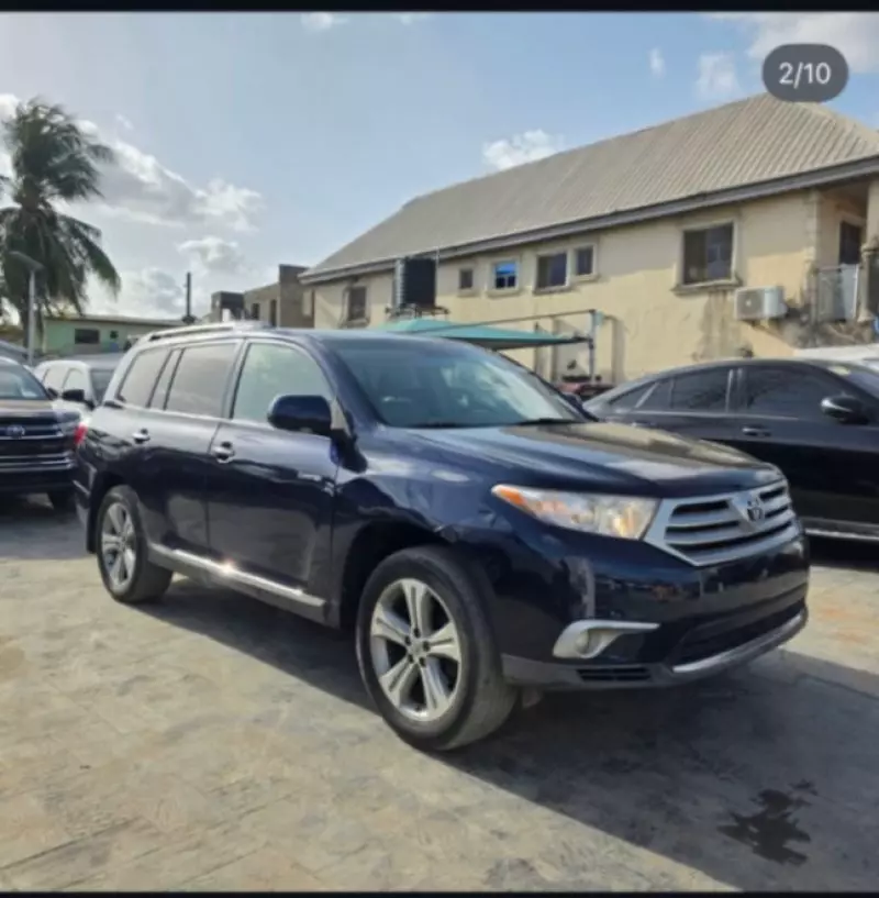 Toyota Highlander   - 2013