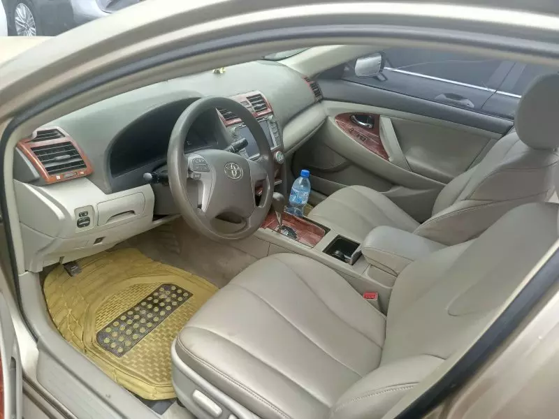 Toyota Camry   - 2011