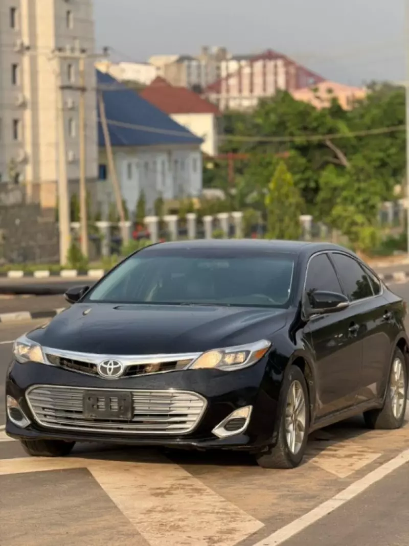 Toyota Avalon   - 2014