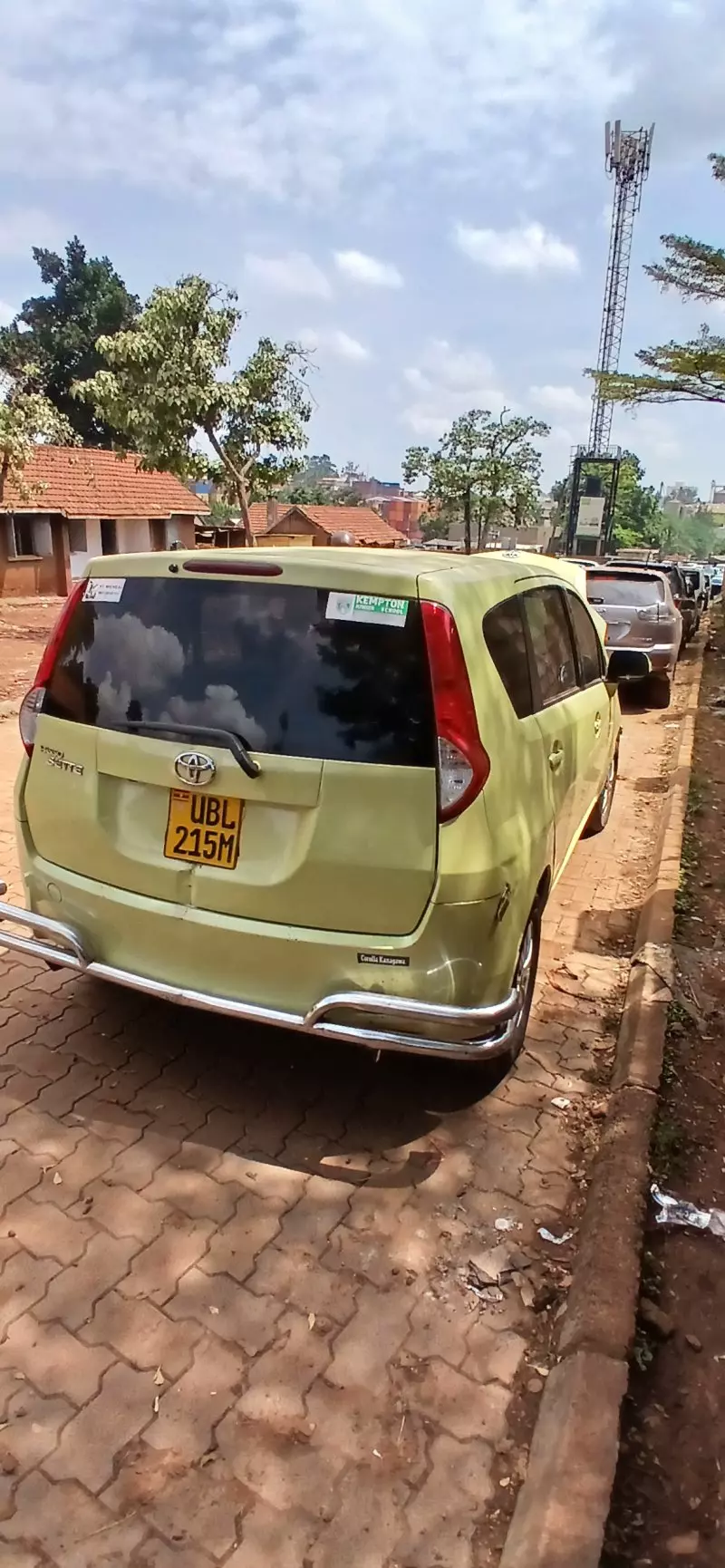 Toyota Passo Sette   - 2010