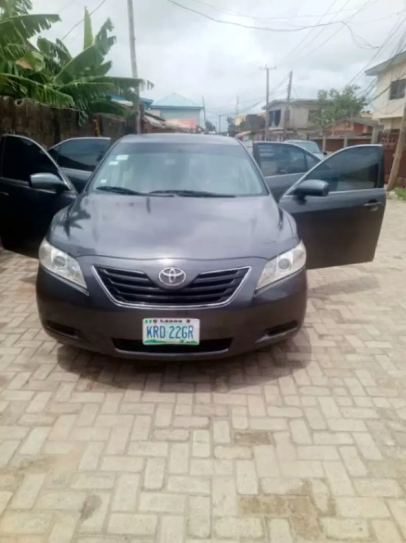 Toyota Camry   - 2007