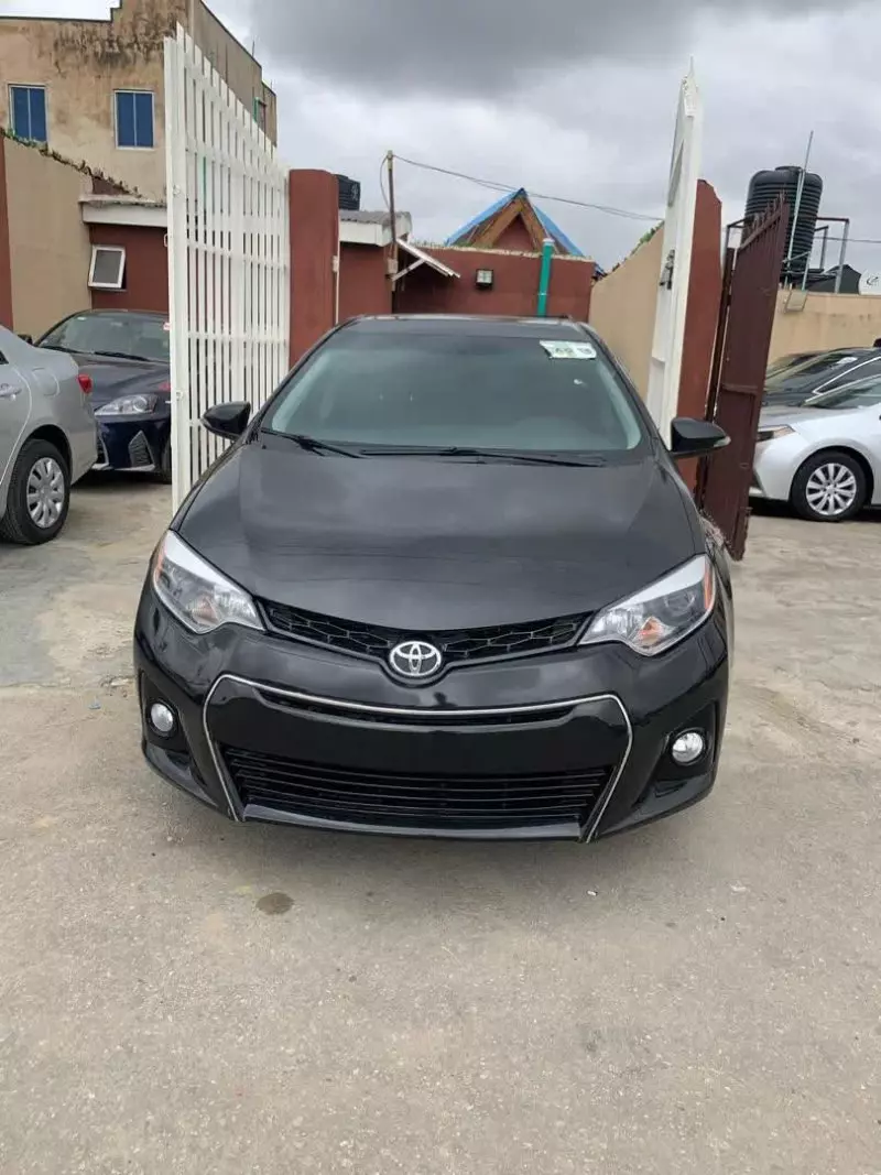 Toyota Corolla   - 2014