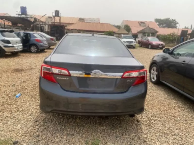Toyota Camry   - 2012