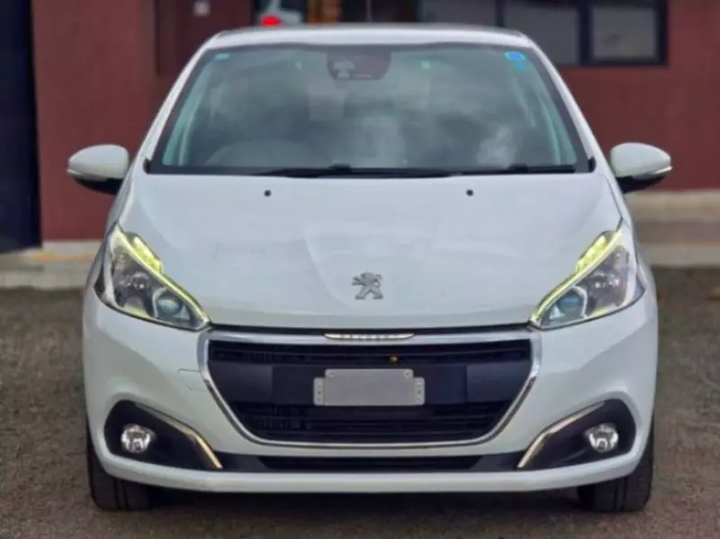 Peugeot 208   - 2018