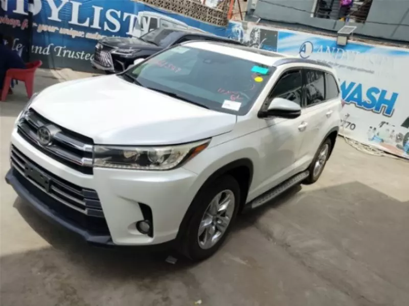 Toyota Highlander   - 2018